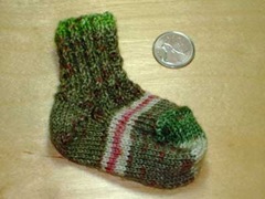 green-baby-socks-012